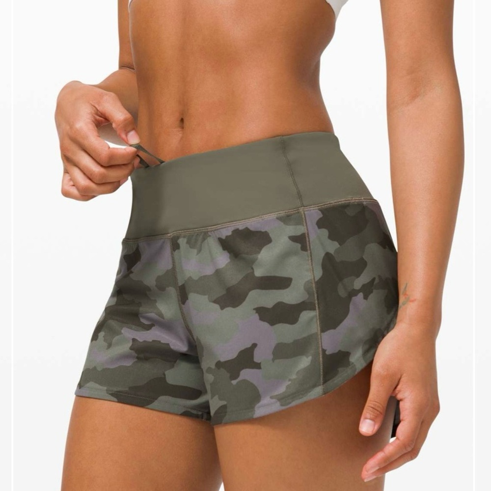 Lululemon Speed Up Short Long *4"
Camo Dusky Lavender Multi / Army Green